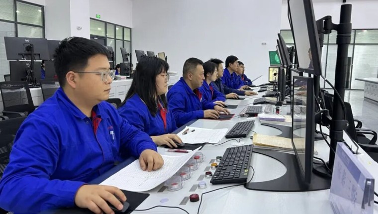 安全出产 | 尿素三胺车间：：：精研工艺解难题 聚焦安全稳运行